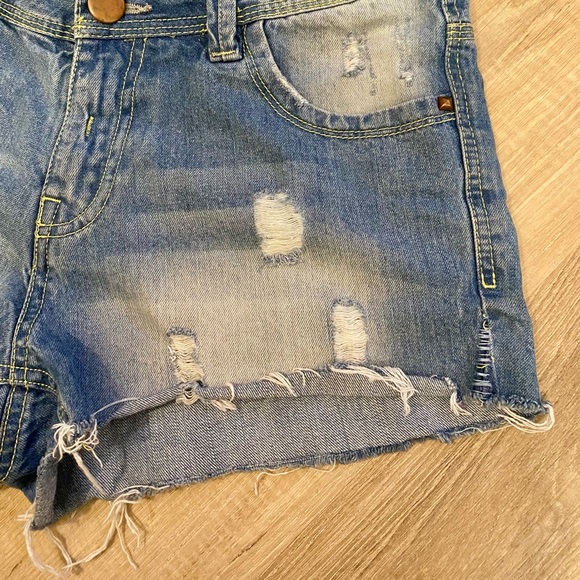 // POOL Jean Shorts - Picture 3 of 6